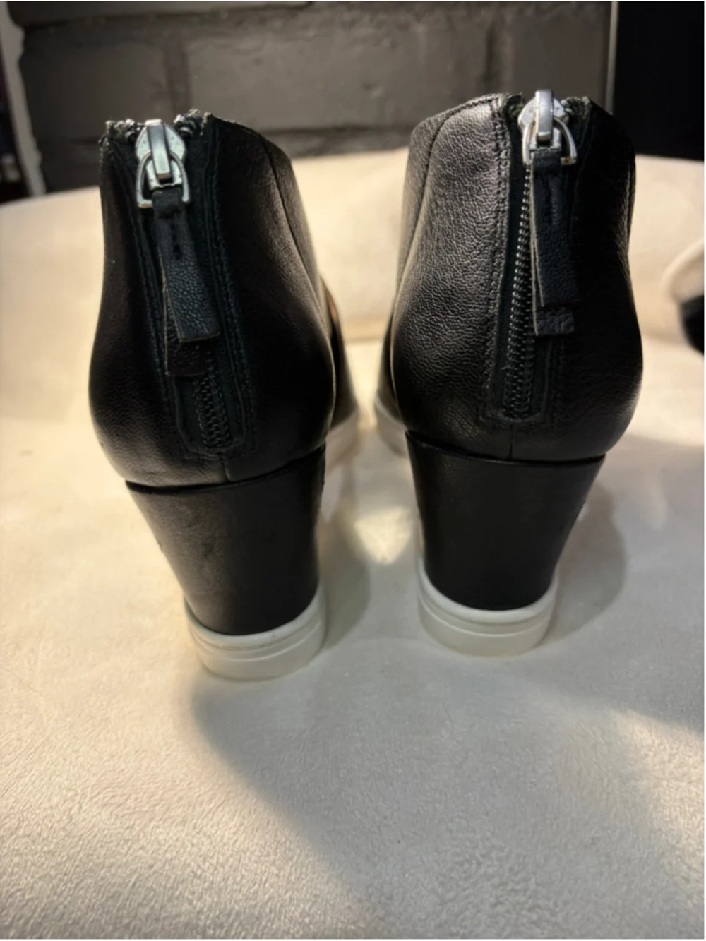Women's L.Paolo Black Leather Wedge Sneakers